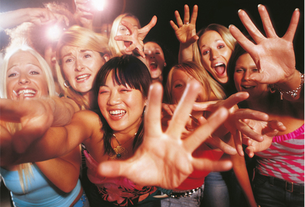 粉絲社交——娛樂圈的勝負手 粉絲經濟的培養(yǎng)-尚略上海營銷策劃公司分享