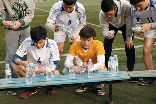 帶涂層環(huán)保手寫(xiě)礦泉水瓶包裝設(shè)計(jì)0-尚略廣告品牌策劃公司與包裝設(shè)計(jì)公司