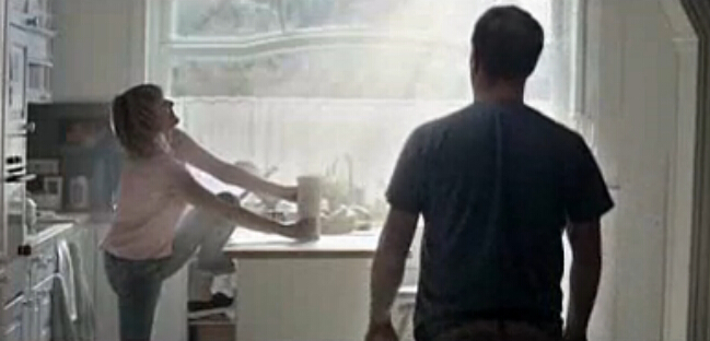 上海廣告策劃公司廣告分享——法國Sopalin餐巾紙視頻廣告”家務(wù)篇“