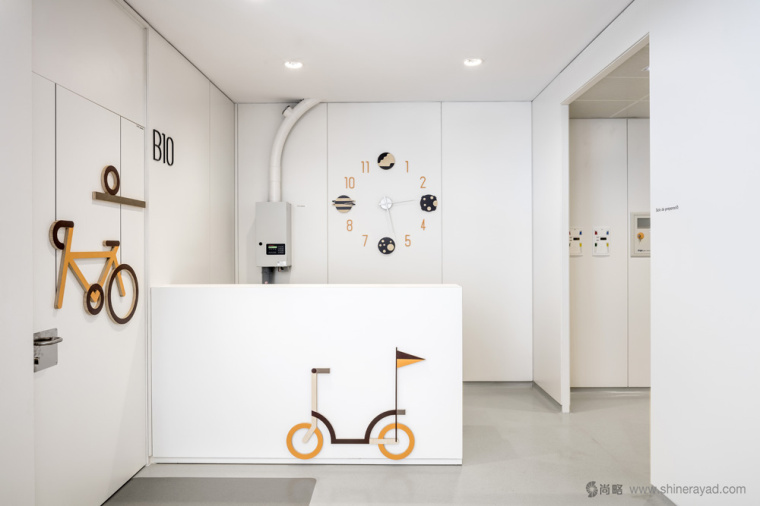 西班牙兒童腫瘤醫(yī)院Atencions內(nèi)部空間環(huán)境形象設(shè)計(jì)與導(dǎo)視設(shè)計(jì)11