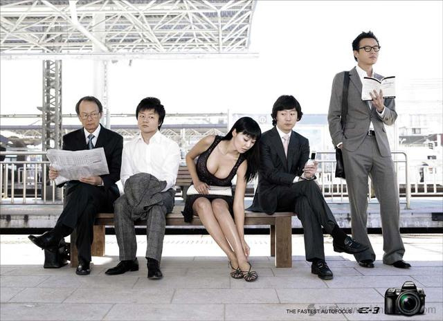 上海廣告設(shè)計(jì)公司欣賞那些性感曖昧有色情嫌疑的平面創(chuàng)意廣告-相機(jī)廣告