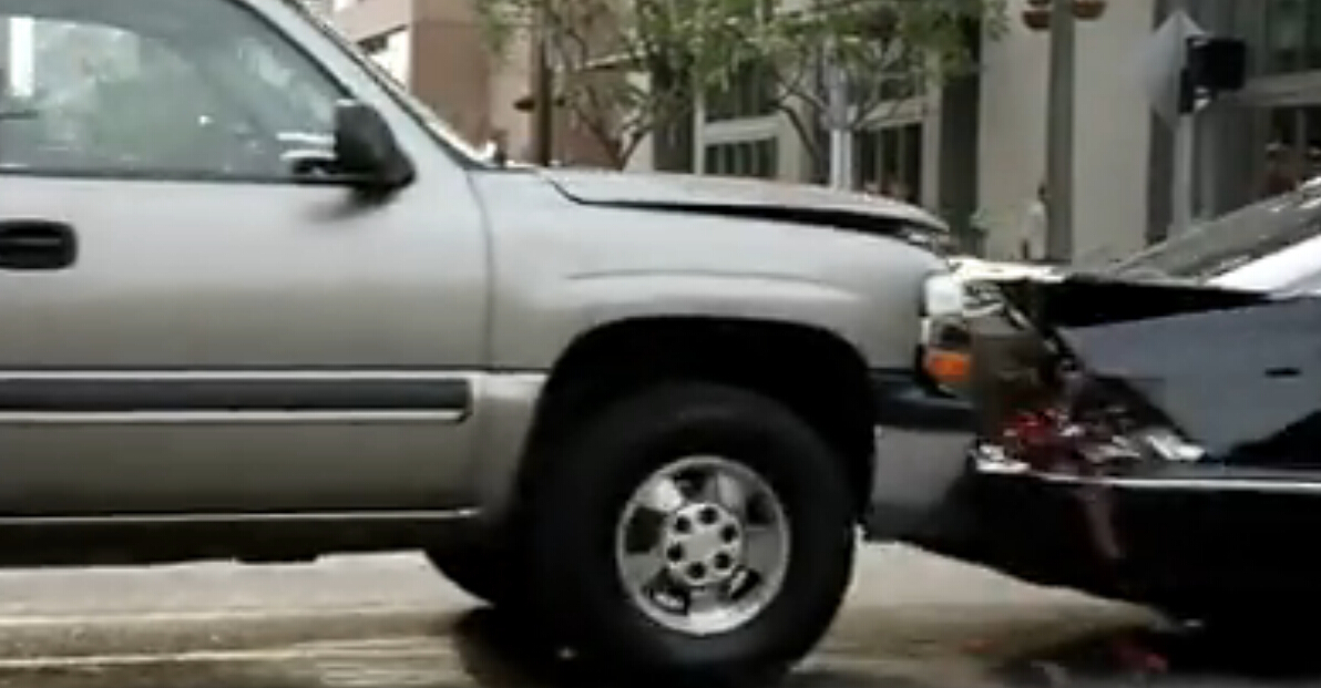 Allstate 汽車保險(xiǎn)廣告“丟失的電話”篇-上海廣告策劃公司國(guó)外電視廣告欣賞3