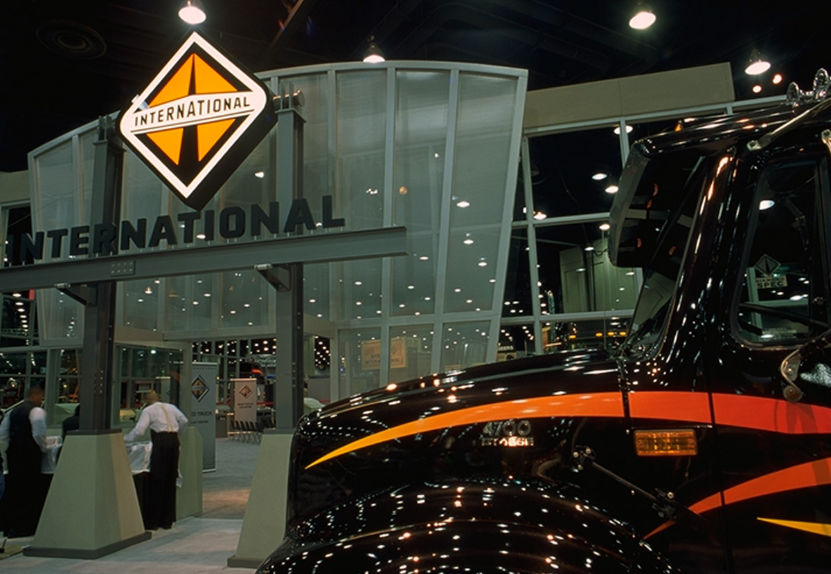 INTERNATIONAL卡車品牌標(biāo)志設(shè)計VI設(shè)計4