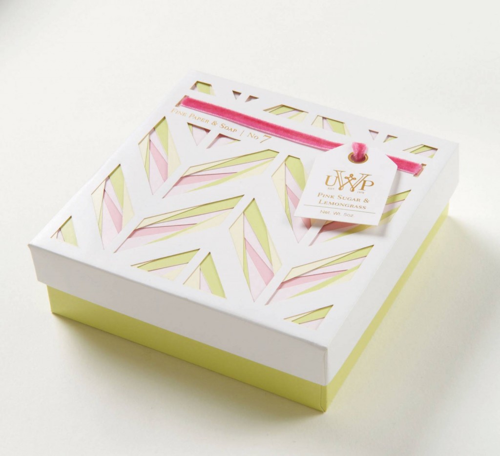 UWP高端奢侈肥皂型禮盒包裝設(shè)計(jì)-樹葉形