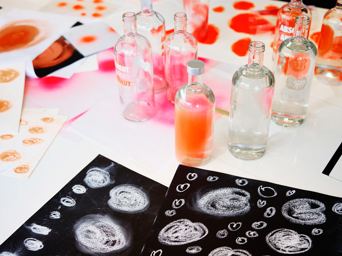 絕對伏特加酒手繪涂鴉風(fēng)格包裝設(shè)計6