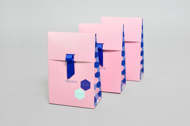 6.Davana 在線禮品網(wǎng)站禮品包裝袋子設(shè)計(jì)