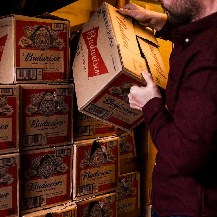 百威啤酒包裝更新設(shè)計(jì)-上海品牌設(shè)計(jì)公司12 百威啤酒包裝更新設(shè)計(jì)-上海品牌設(shè)計(jì)公司12