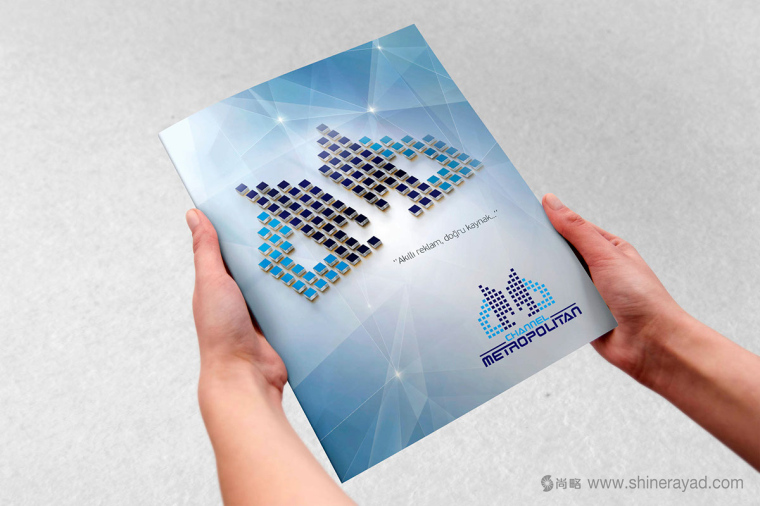 上海畫冊設(shè)計公司Metropolitan戶外移動廣告媒體企業(yè)宣傳畫冊設(shè)計欣賞1