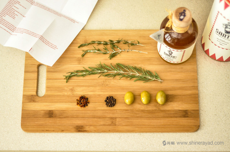 SANTO醫(yī)用藥瓶風(fēng)格橄欖油包裝設(shè)計(jì)-上海包裝設(shè)計(jì)公司-上海品牌設(shè)計(jì)公司11 SANTO醫(yī)用藥瓶風(fēng)格橄欖油包裝設(shè)計(jì)-上海包裝設(shè)計(jì)公司-上海品牌設(shè)計(jì)公司11