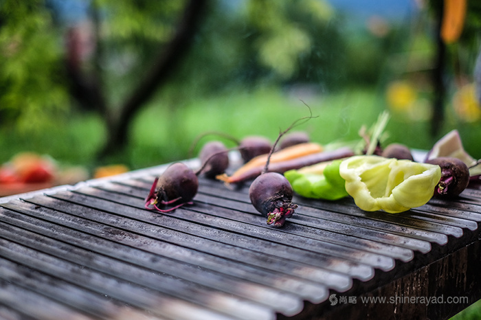 調(diào)味品包裝設(shè)計案例： SOS 燒烤醬包裝設(shè)計-上海包裝設(shè)計-上海品牌設(shè)計欣賞14