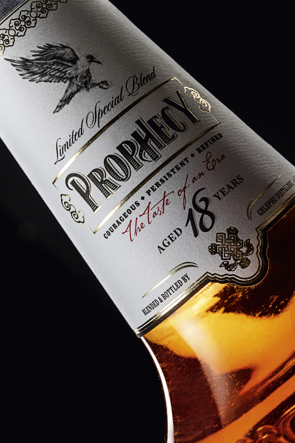 國外酒瓶包裝與造型設(shè)計(jì)案例欣賞:PROPHECY不丹國王紀(jì)念版包裝設(shè)計(jì)瓶型設(shè)計(jì)6 國外酒瓶包裝與造型設(shè)計(jì)案例欣賞:PROPHECY不丹國王紀(jì)念版包裝設(shè)計(jì)瓶型設(shè)計(jì)6