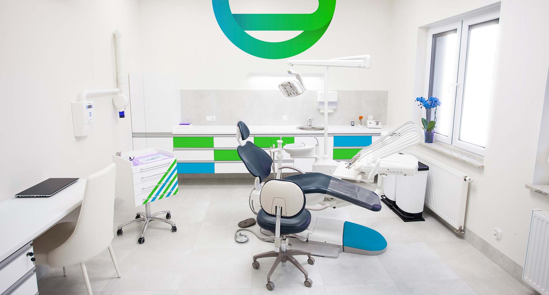 普羅多德醫(yī)療保健中心盾牌logo與活力vi設(shè)計(jì)