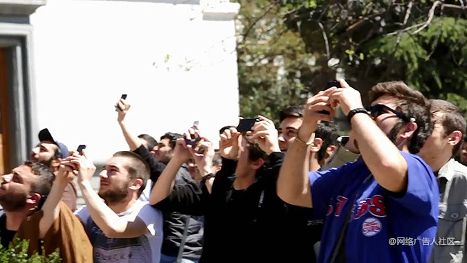 戶外營銷推廣活動——格魯吉亞啤酒惡搞營銷“無人機(jī)高空吊床”篇