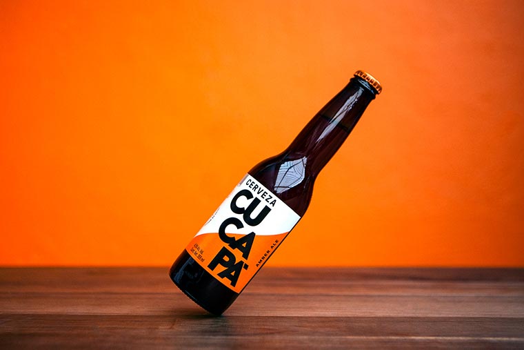 濃濃的藍領工人風格，Cucapá啤酒品牌包裝設計