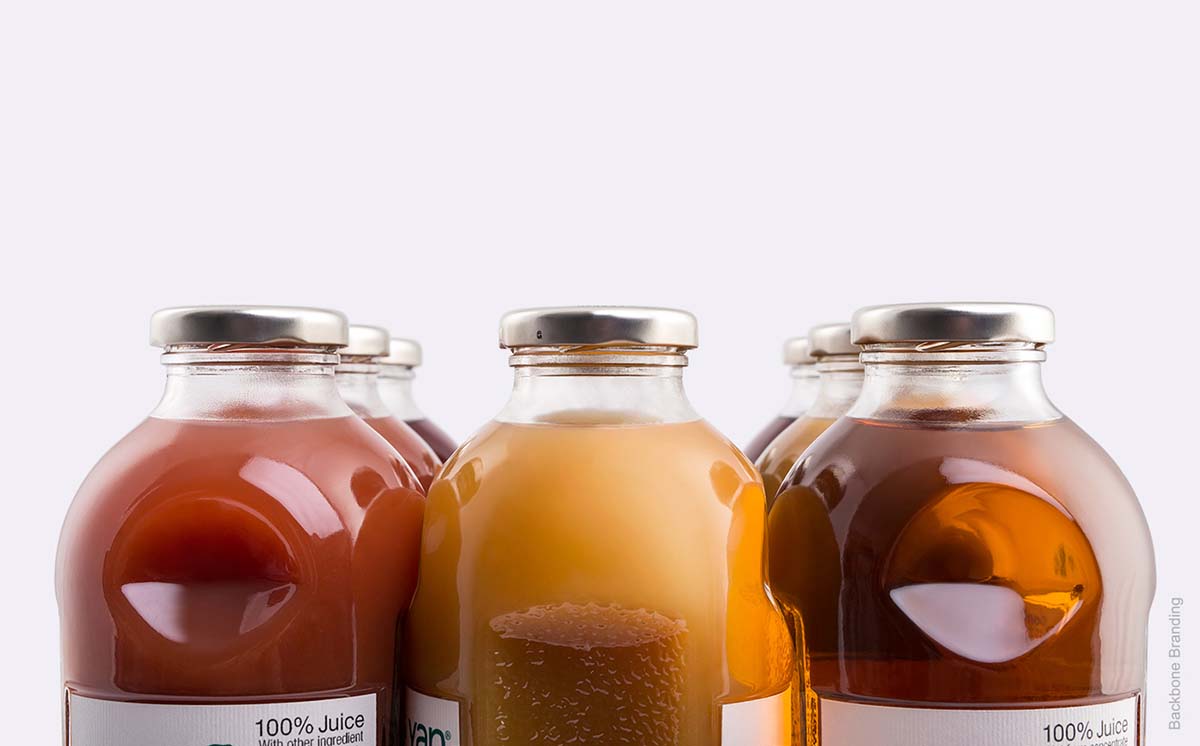 被咬了一口的Yan天然健康有機(jī)果汁飲料產(chǎn)品包裝設(shè)計瓶型設(shè)計