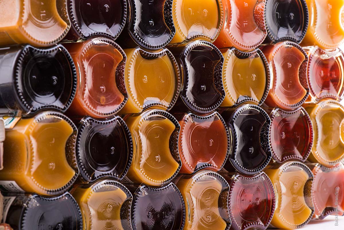 被咬了一口的Yan天然健康有機(jī)果汁飲料產(chǎn)品包裝設(shè)計瓶型設(shè)計