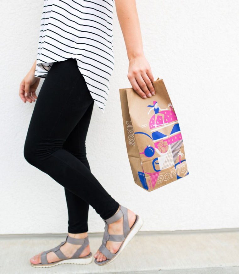 時(shí)尚餐飲品牌設(shè)計(jì)-Sonic外賣飲料杯餐飲盒子包裝設(shè)計(jì)，給您深深的夏日懷念