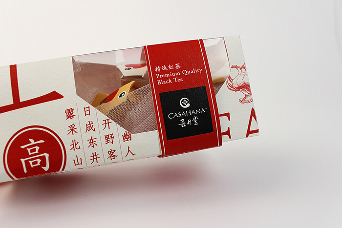 “年年有余”紅茶包裝創(chuàng)意魚(yú)類造型與禮盒包裝設(shè)計(jì)-上海包裝設(shè)計(jì)公司