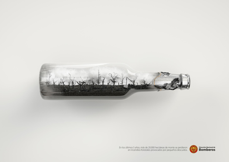 烏拉圭消防局預(yù)防火災(zāi)平面創(chuàng)意公益廣告“瓶子灰燼”篇-上海廣告設(shè)計公司分享