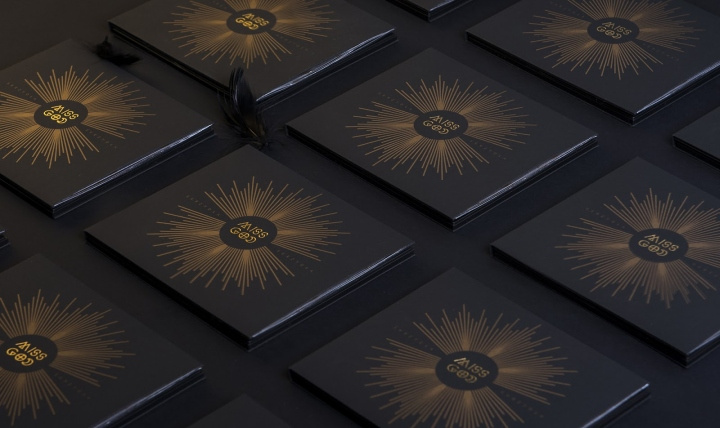 上帝小姐CD音樂專輯封面印金包裝設(shè)計(jì)-上海包裝設(shè)計(jì)公司欣賞