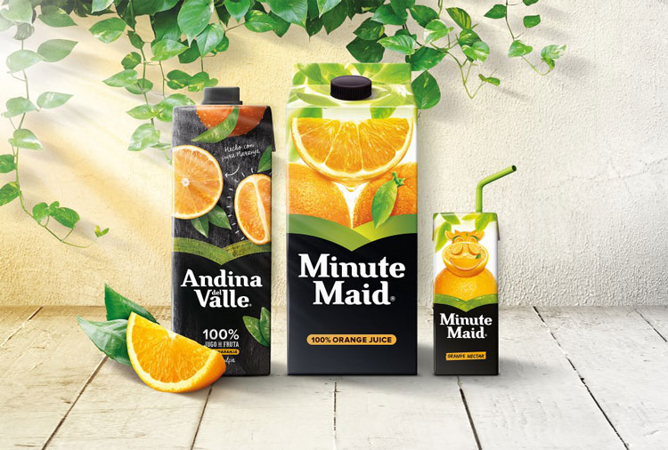 美汁源果汁品牌新包裝規(guī)范視覺識別設(shè)計(jì)-黑色差異化視覺戰(zhàn)略和超真實(shí)圖像的視覺沖擊 美汁源果汁品牌新包裝規(guī)范視覺識別設(shè)計(jì)-黑色差異化視覺戰(zhàn)略和超真實(shí)圖像的視覺沖擊