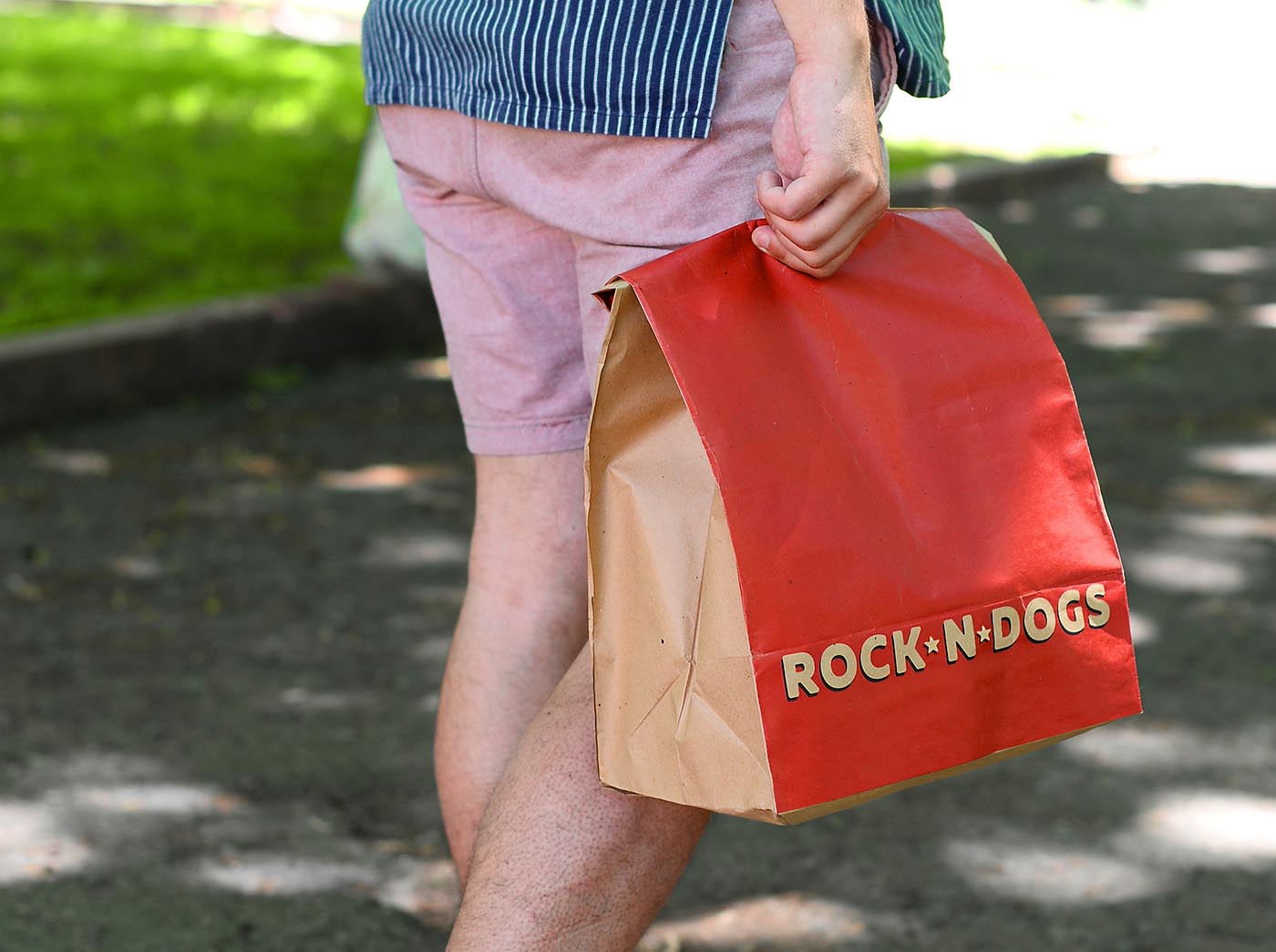 上海品牌包裝設(shè)計(jì)公司欣賞:ROCK ''''N DOG外賣快餐盒手繪插畫包裝設(shè)計(jì) 上海品牌包裝設(shè)計(jì)公司欣賞:ROCK ''''N DOG外賣快餐盒手繪插畫包裝設(shè)計(jì)