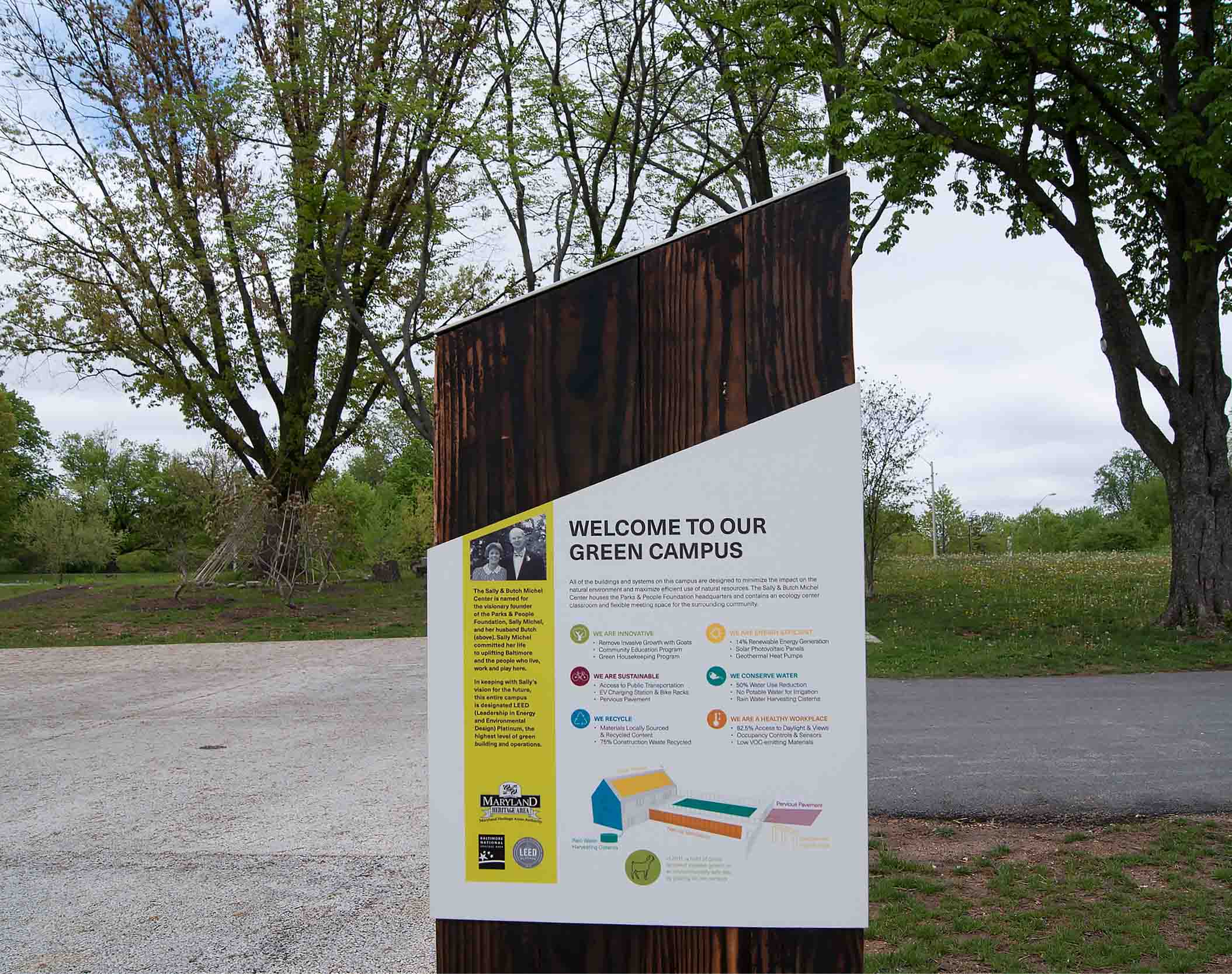 Auchentoroly 公園步行街區(qū)室外導(dǎo)視設(shè)計-上海環(huán)境導(dǎo)視設(shè)計公司