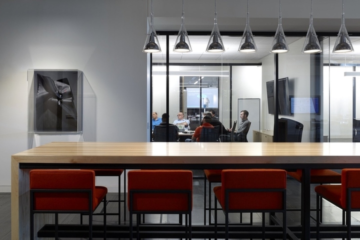 Dealer Tyre 輪胎經(jīng)銷商辦公室裝修設(shè)計-上海品牌設(shè)計空間設(shè)計公司 Dealer Tyre 輪胎經(jīng)銷商辦公室裝修設(shè)計-上海品牌設(shè)計空間設(shè)計公司