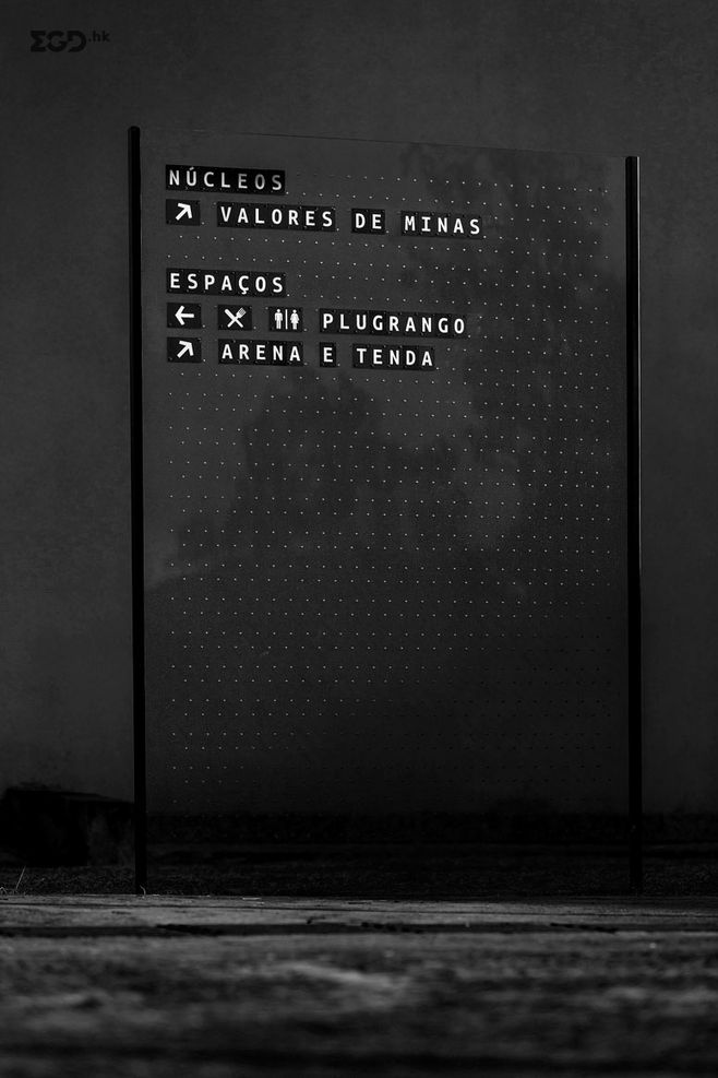 lugMinas導(dǎo)視系統(tǒng)設(shè)計-安裝在透明亞克力上，可隨意改動導(dǎo)視信息-上海導(dǎo)視設(shè)計公司