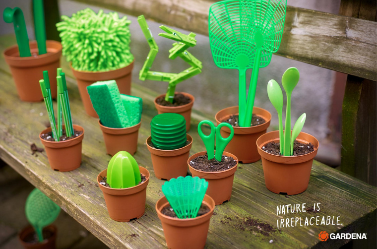 奧地利園丁保護(hù)自然平面創(chuàng)意廣告“自然是不可替代”-上海廣告設(shè)計公司