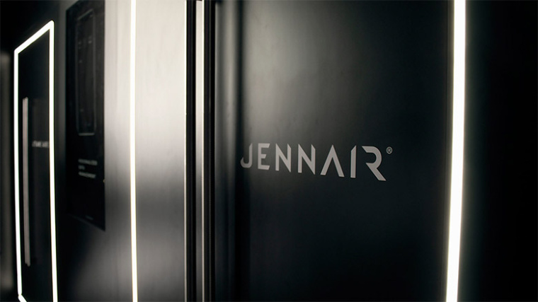 JennAir廚房電器用具品牌LOGO設(shè)計,源自通風(fēng)爐灶和字母J的logo JennAir廚房電器用具品牌LOGO設(shè)計,源自通風(fēng)爐灶和字母J的logo