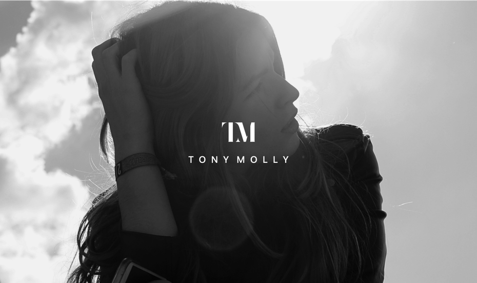 優(yōu)雅奢華的時裝設(shè)計師品牌會標(biāo)logo設(shè)計-上海尚略logo設(shè)計公司