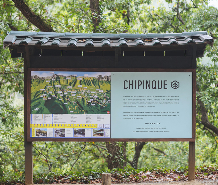 Chipinque生態(tài)公園品牌形象VI設(shè)計(jì)logo設(shè)計(jì),字母C上融合了山頂?shù)恼掌? alt=
