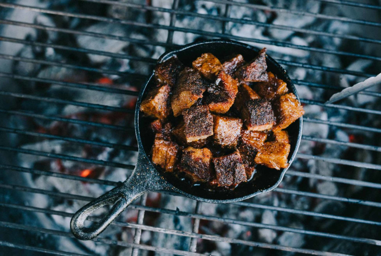 Kosmos Q專業(yè)燒烤餐飲與用品品牌視覺識(shí)別VIS設(shè)計(jì),圍繞Q字母的設(shè)計(jì) Kosmos Q專業(yè)燒烤餐飲與用品品牌視覺識(shí)別VIS設(shè)計(jì),圍繞Q字母的設(shè)計(jì)