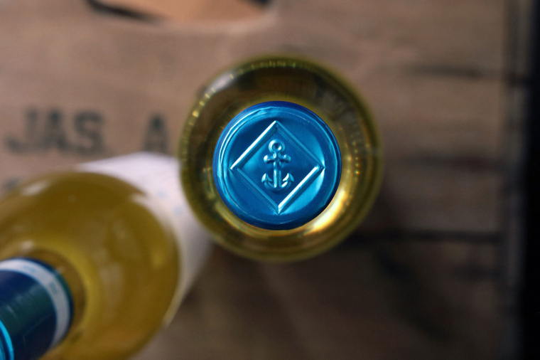 Chesapeake 葡萄酒包裝設(shè)計(jì),通過插畫來表達(dá)切薩皮克灣的海洋生物 Chesapeake 葡萄酒包裝設(shè)計(jì),通過插畫來表達(dá)切薩皮克灣的海洋生物