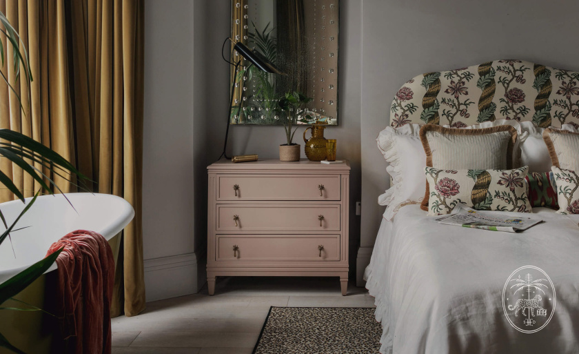 Trove 家具品牌logo設(shè)計。由豹+棕櫚樹+鑰匙組合而成