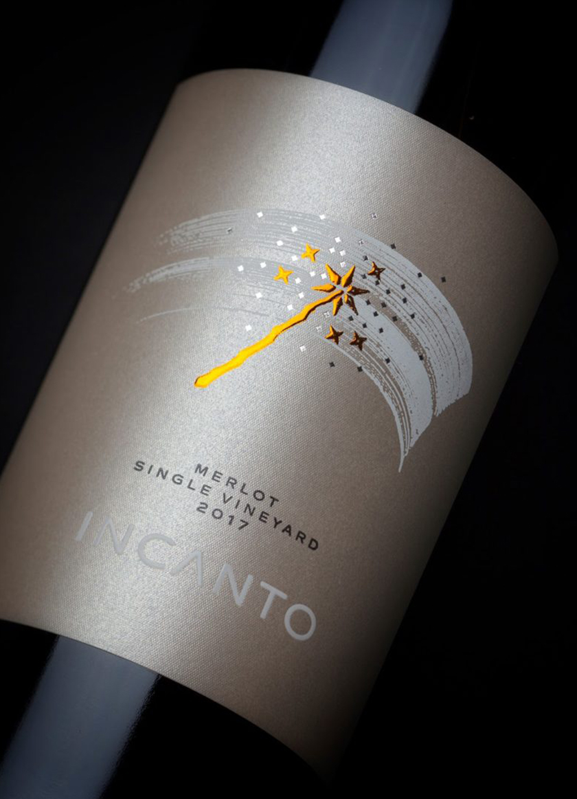 Incanto葡萄酒酒標包裝標簽設計,菜肴凹凸金箔印刷工藝的魔術棒圖案 Incanto葡萄酒酒標包裝標簽設計,菜肴凹凸金箔印刷工藝的魔術棒圖案