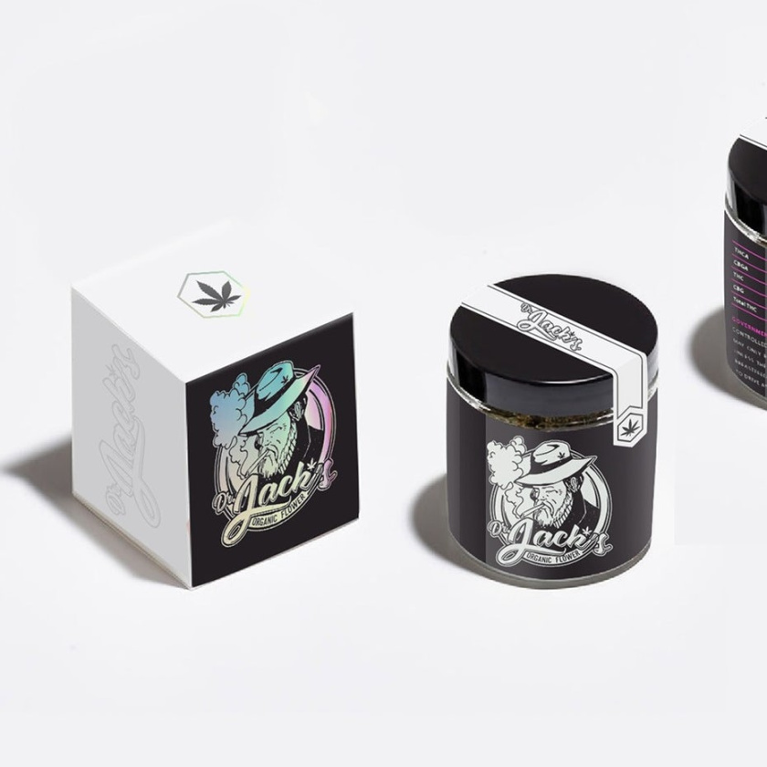 黑色背景上的全息效果包裝-2020年包裝設(shè)計趨勢范例：大麻包裝設(shè)計