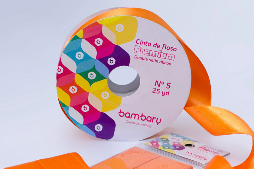 bambary毛線品牌命名logo設(shè)計(jì)與品牌vi形象設(shè)計(jì)。多彩的六邊形色塊 bambary毛線品牌命名logo設(shè)計(jì)與品牌vi形象設(shè)計(jì)。多彩的六邊形色塊