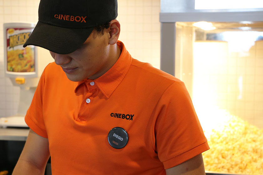 充滿活力激情與超現(xiàn)實主義的CINEBOX電影院品牌vi設計空間設計