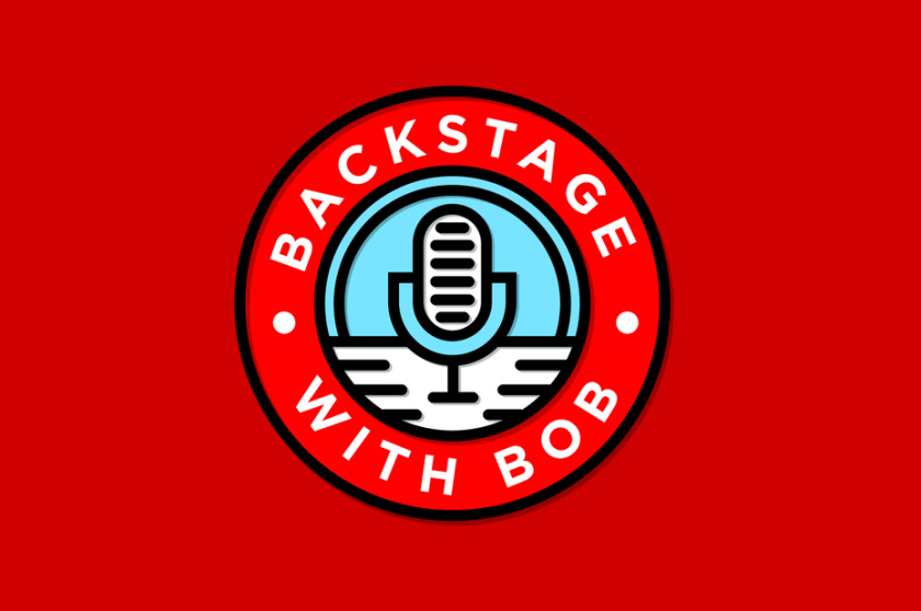 圓形徽標(biāo)，帶麥克風(fēng)，文字“Backstage with Bob”logo設(shè)計(jì)