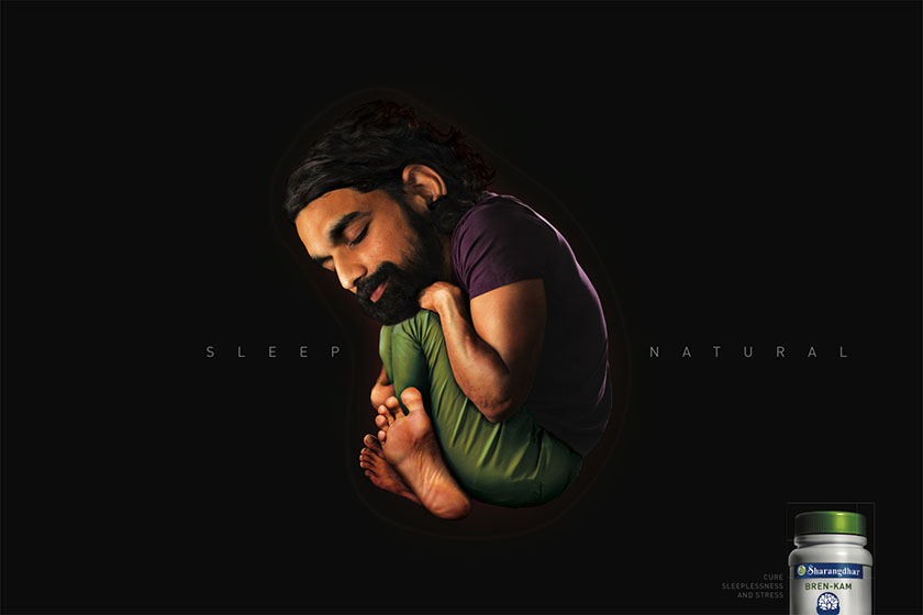 改善睡眠醫(yī)藥廣告設計，意境中讓成年人像子宮內(nèi)嬰兒一樣自然入睡