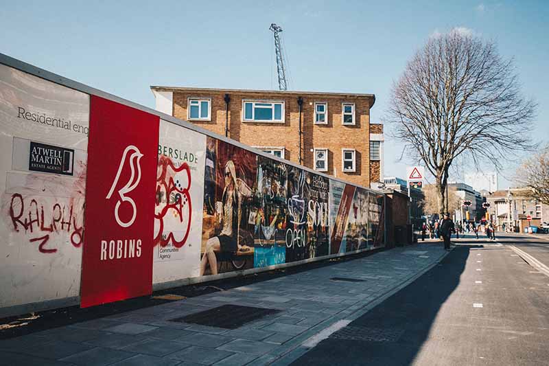 Bristol City足球俱樂部知更鳥新logo設(shè)計(jì)，讓品牌充滿視覺識(shí)別性