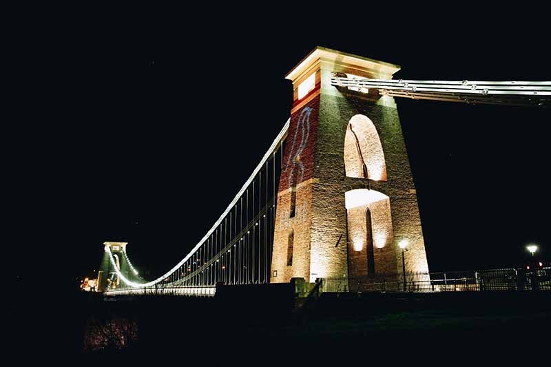 Bristol City足球俱樂部知更鳥新logo設(shè)計(jì)，讓品牌充滿視覺識(shí)別性