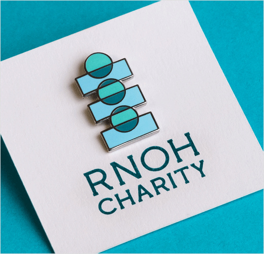 RNOH骨科慈善醫(yī)院品牌形象設計，logo設計猶如人體脊柱或落入籌款罐的硬幣