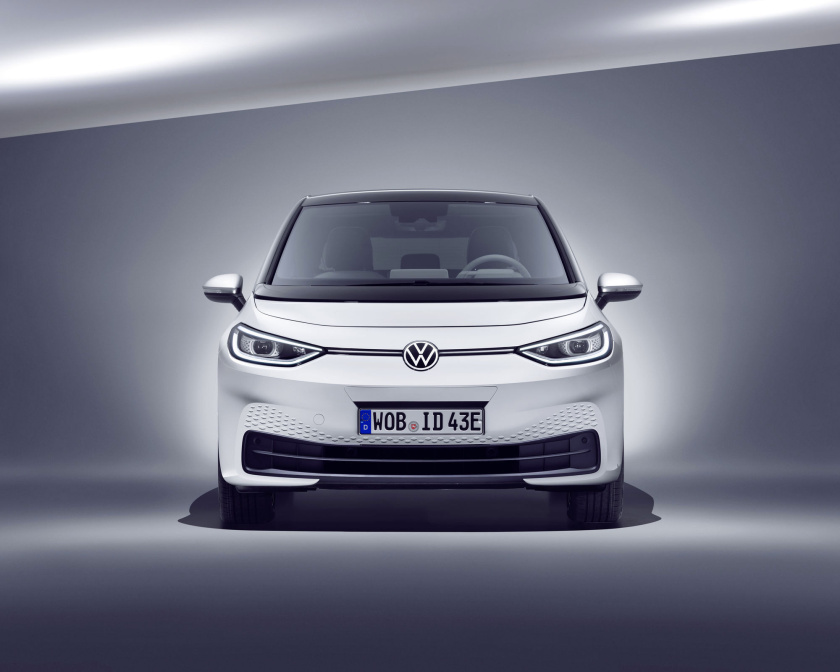 大眾汽車新logo設(shè)計(jì)，更扁平簡(jiǎn)約，迎合電動(dòng)汽車時(shí)代到來