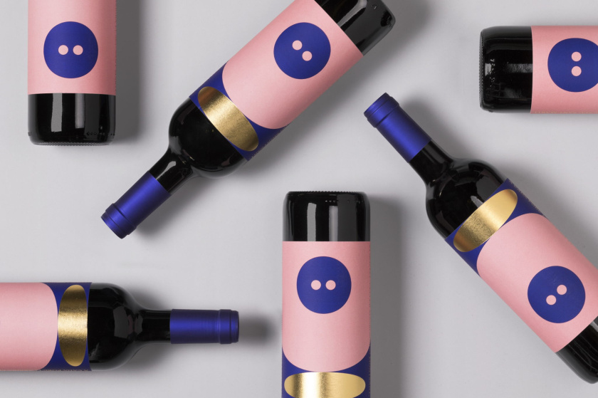 Vi Novell葡萄酒和香檳包裝設(shè)計，可愛的抽象小豬元素