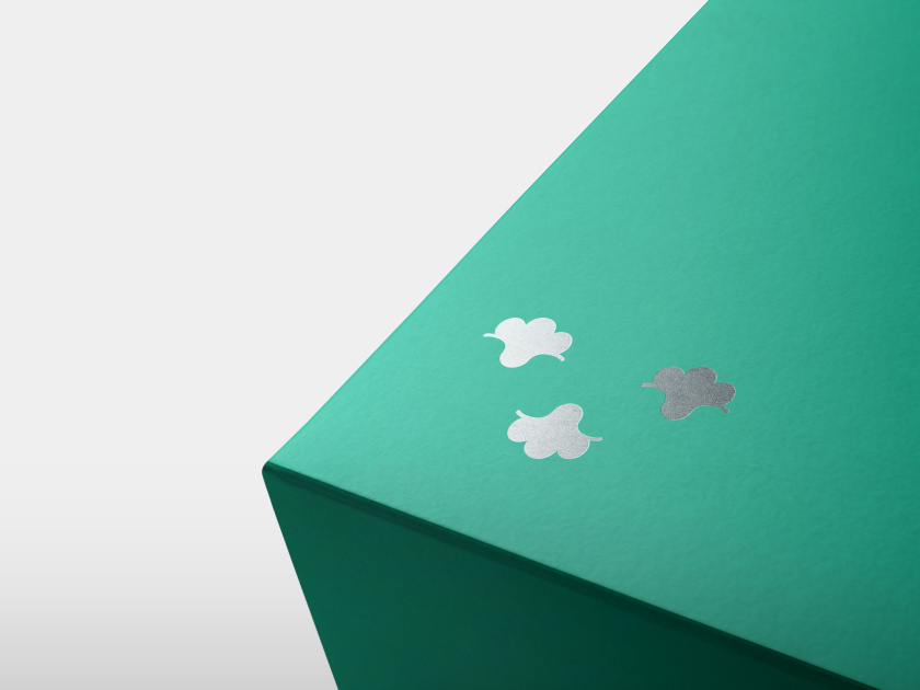 ELLAS珠寶品牌logo設計與品牌vi形象設計,三個花朵徽章 ELLAS珠寶品牌logo設計與品牌vi形象設計,三個花朵徽章