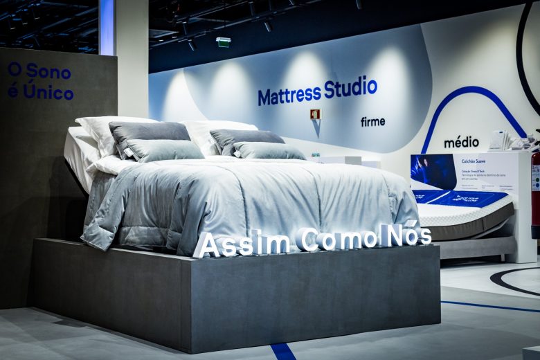 Sleep 8 床墊睡眠店鋪”藍色科技風格“室內零售空間創(chuàng)新設計 Sleep 8 床墊睡眠店鋪”藍色科技風格“室內零售空間創(chuàng)新設計