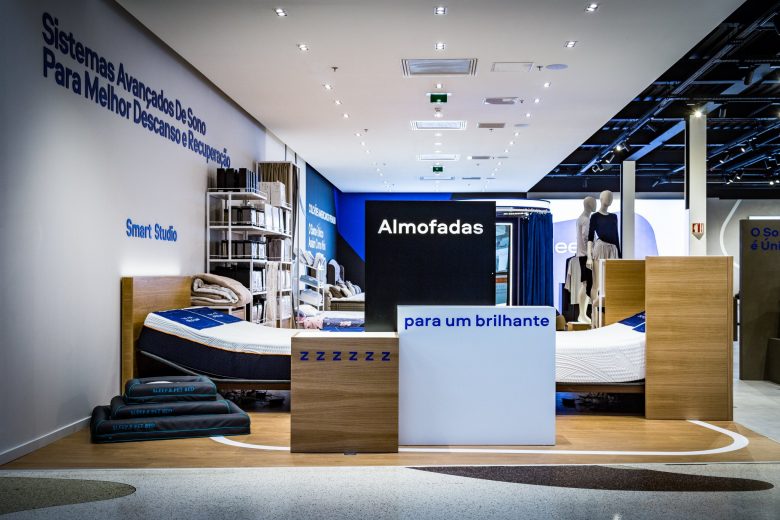 Sleep 8 床墊睡眠店鋪”藍色科技風格“室內零售空間創(chuàng)新設計 Sleep 8 床墊睡眠店鋪”藍色科技風格“室內零售空間創(chuàng)新設計